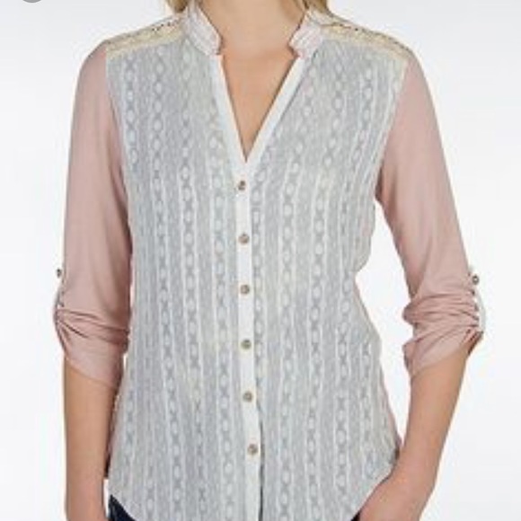 BKE Tops - BKE Boutique Button up shirt